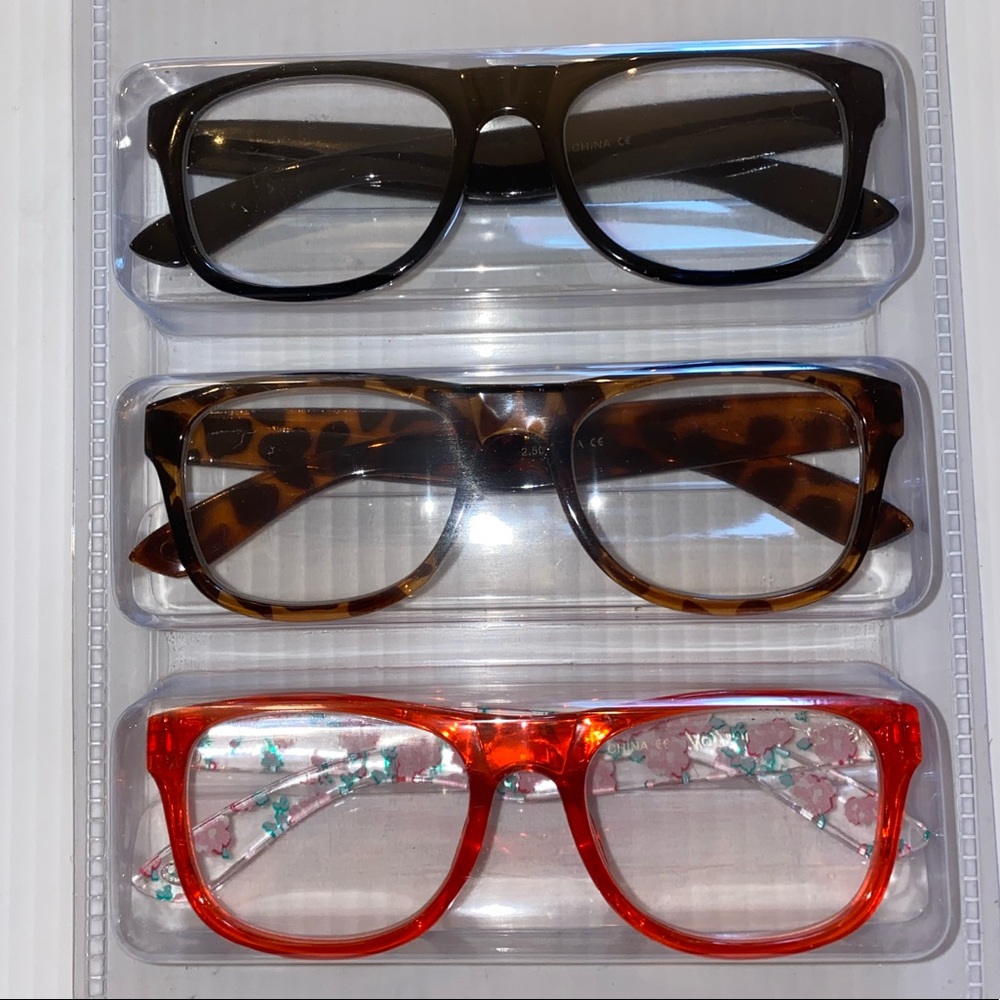 Betsey Johnson Readers Glasses Black, tortoise, red floral
